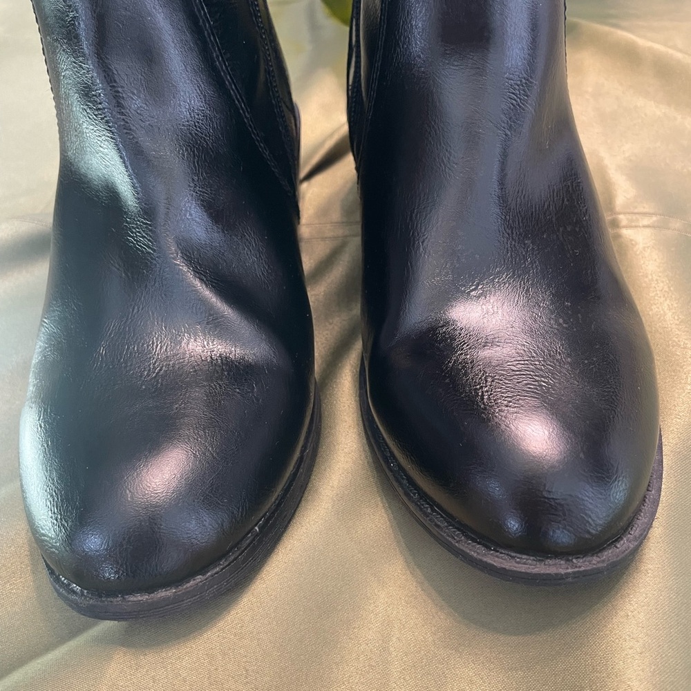 Women's Black low chunky heel Boots